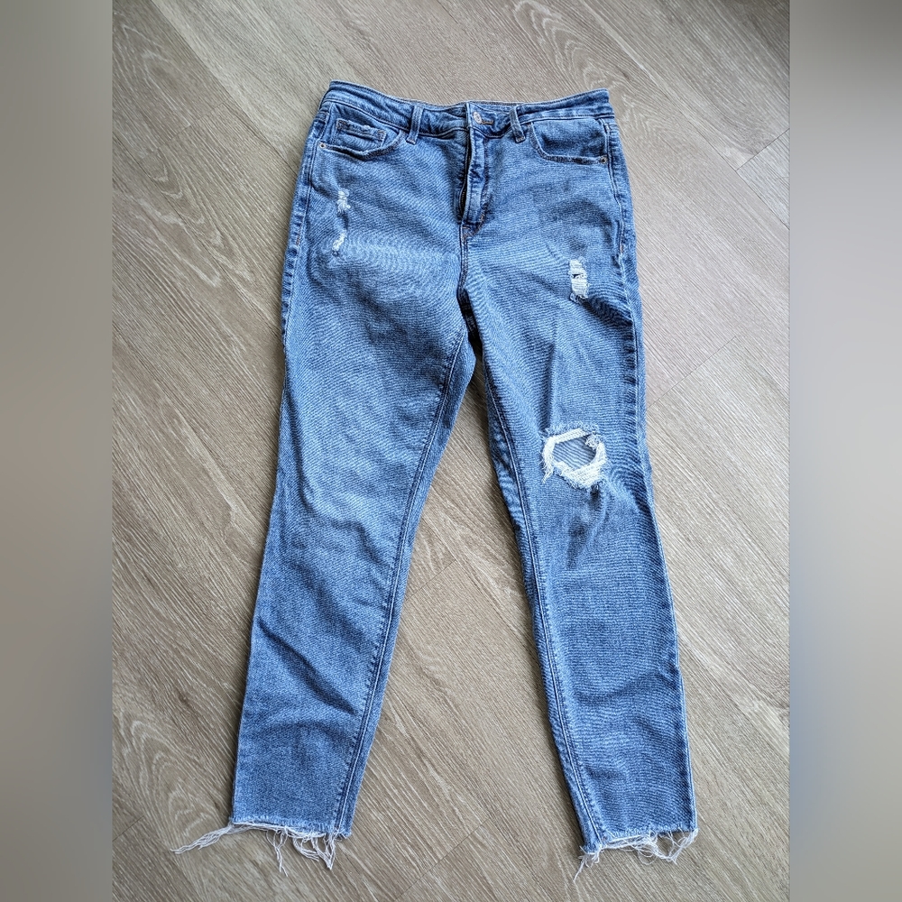 Old Navy Distressed Ankle Jeans